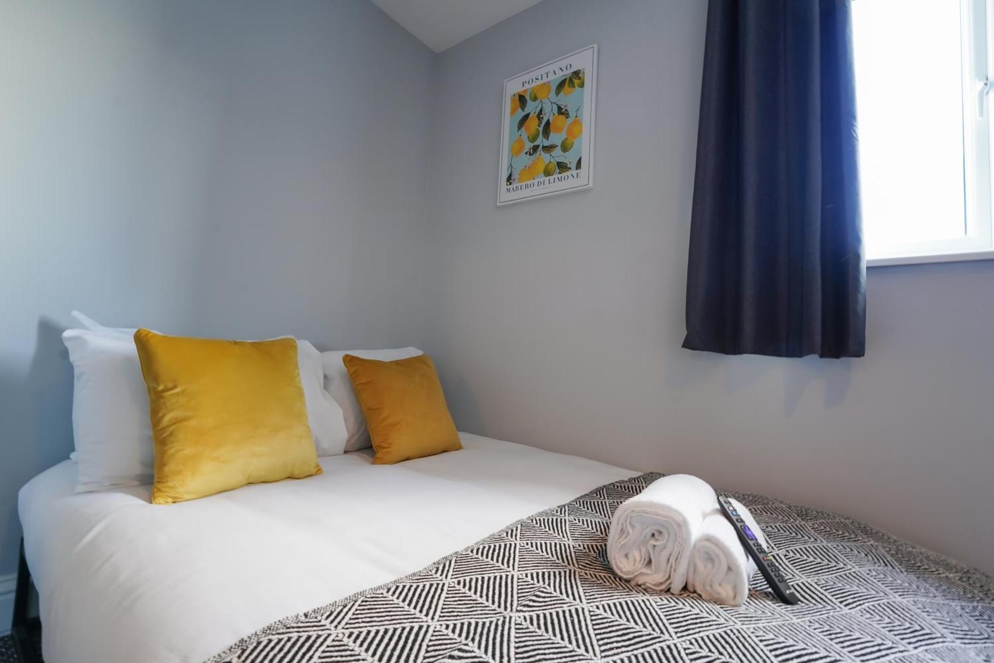 En-Suite Double Rooms, Smart Tv Comfy Style Llanelli Eksteriør bilde