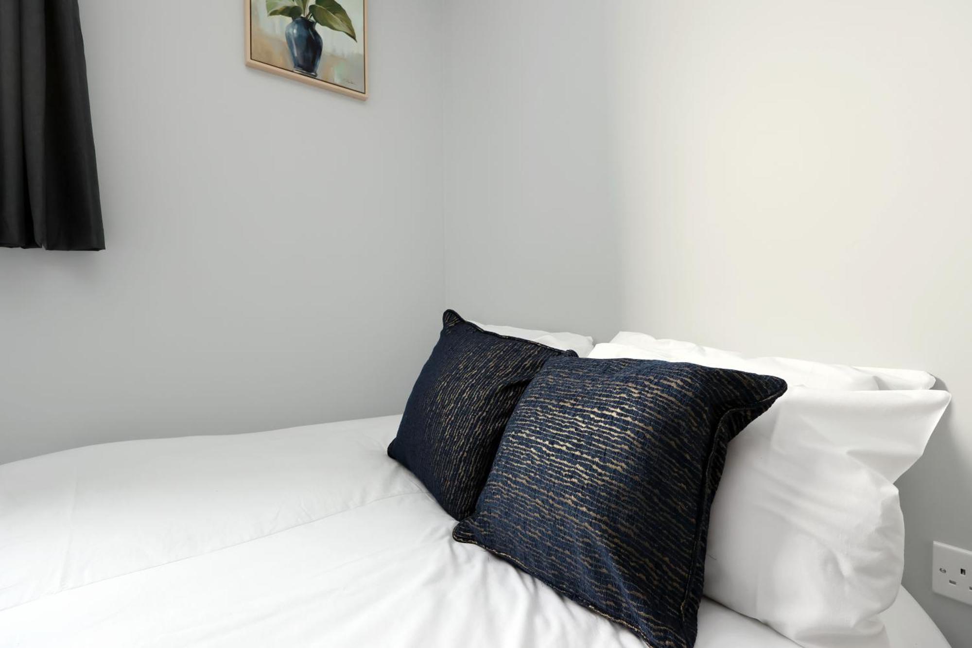 En-Suite Double Rooms, Smart Tv Comfy Style Llanelli Eksteriør bilde