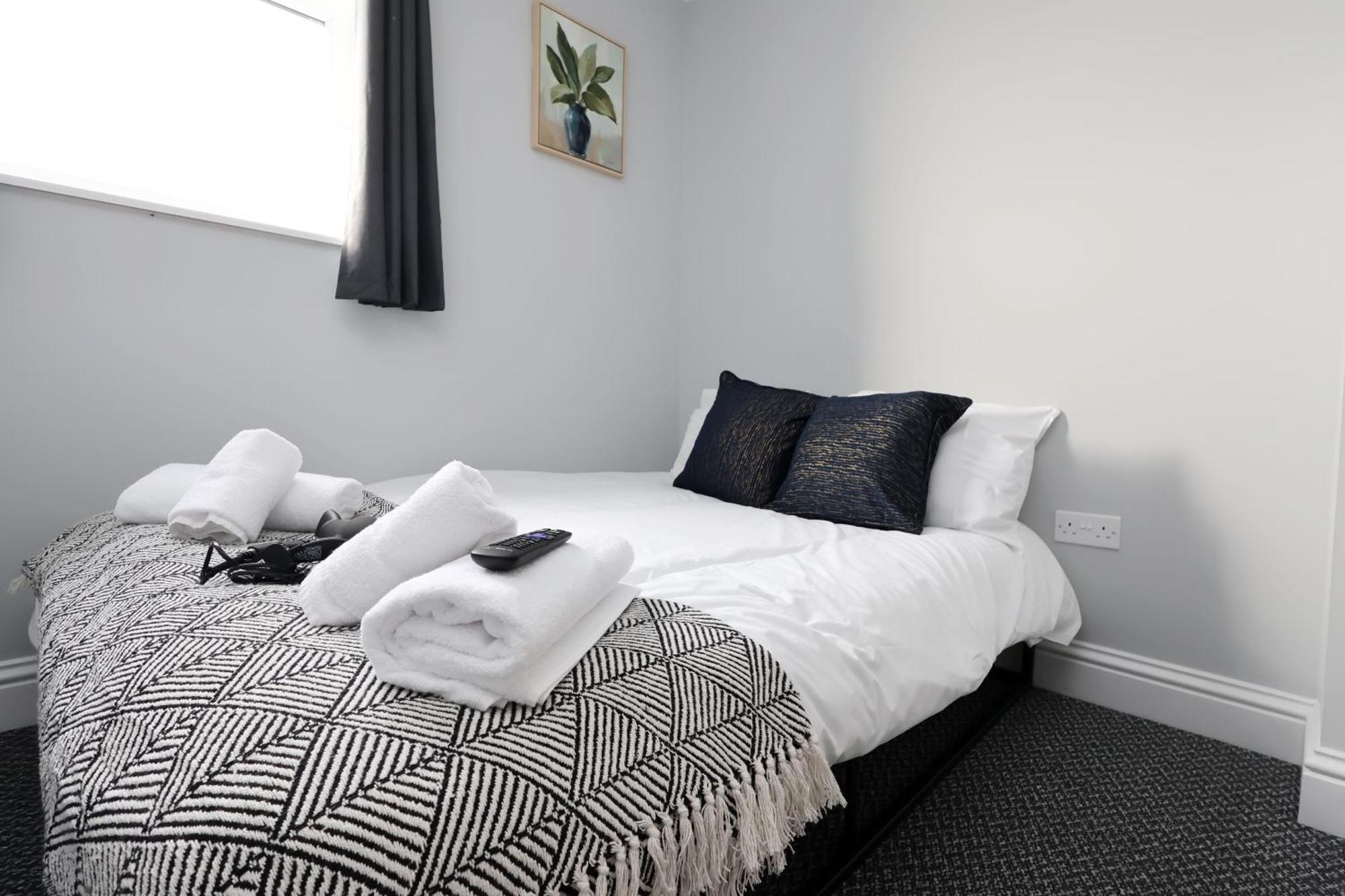 En-Suite Double Rooms, Smart Tv Comfy Style Llanelli Eksteriør bilde