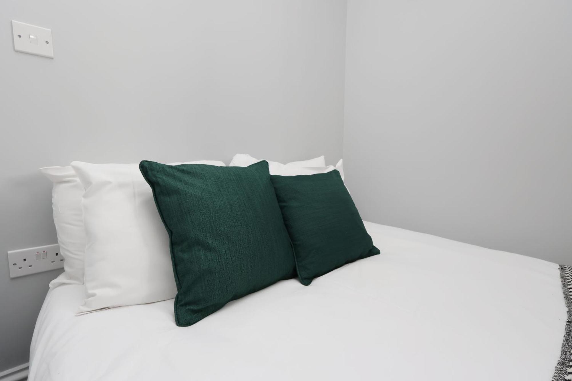 En-Suite Double Rooms, Smart Tv Comfy Style Llanelli Eksteriør bilde