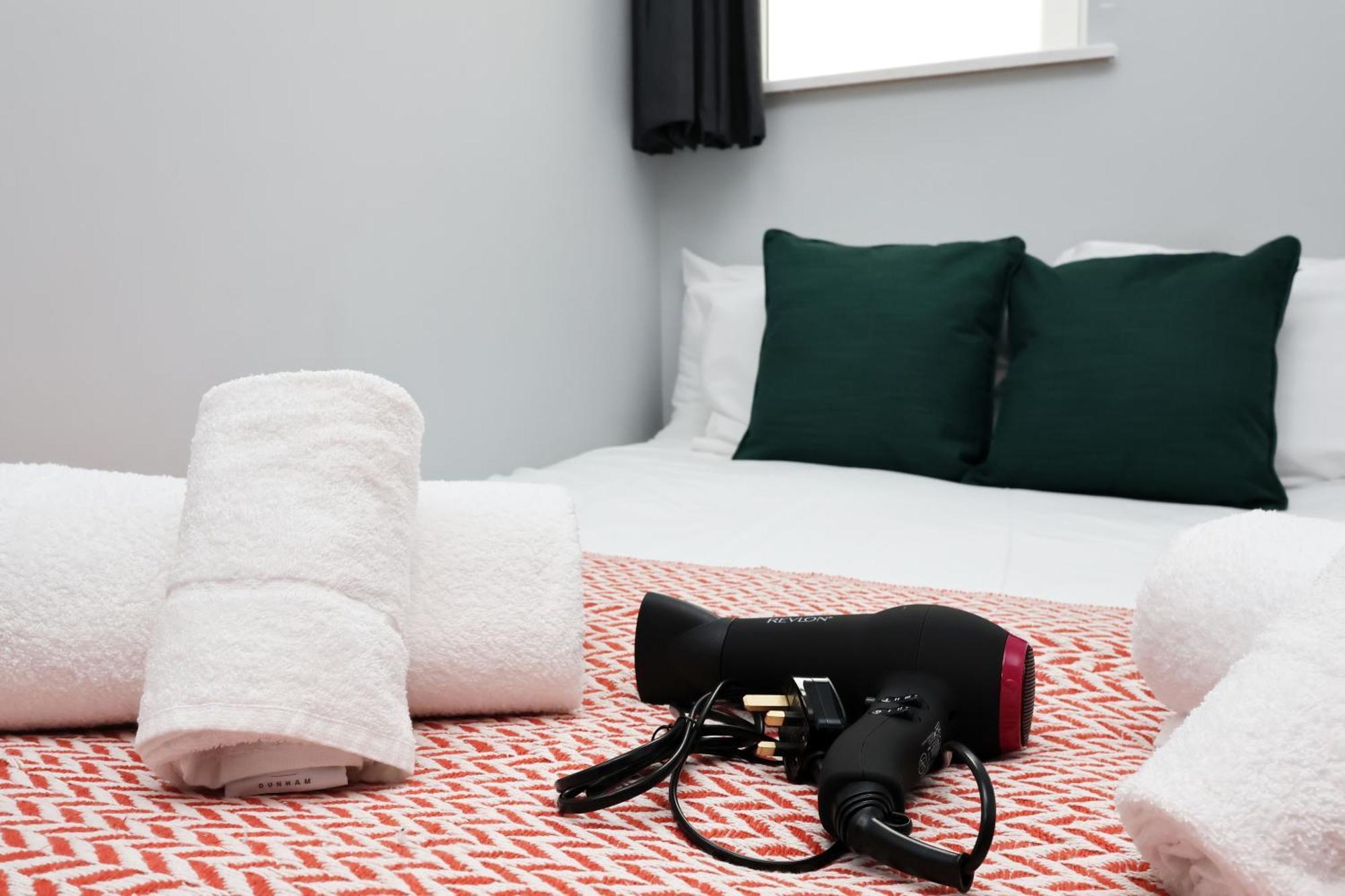 En-Suite Double Rooms, Smart Tv Comfy Style Llanelli Eksteriør bilde