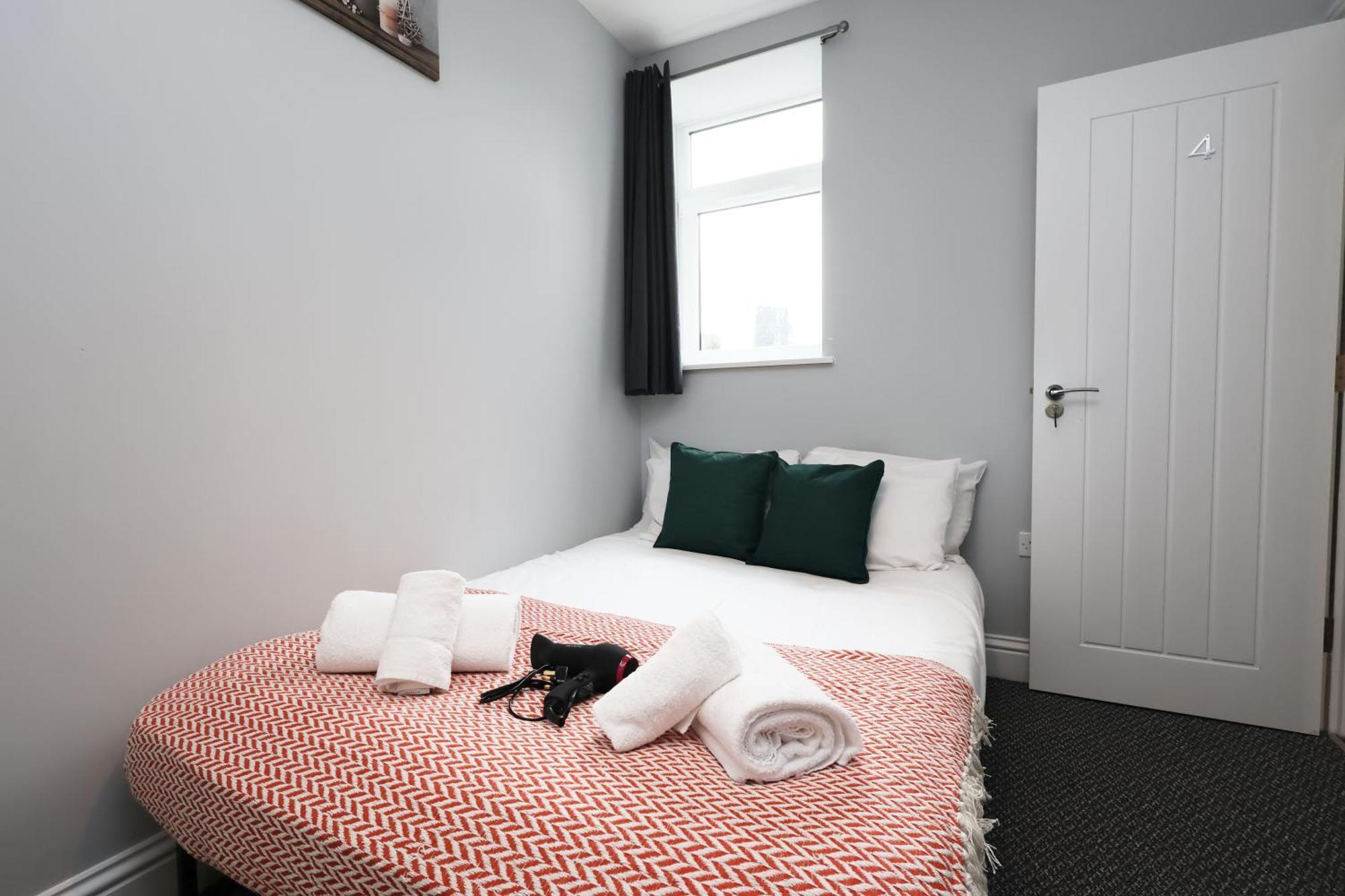 En-Suite Double Rooms, Smart Tv Comfy Style Llanelli Eksteriør bilde