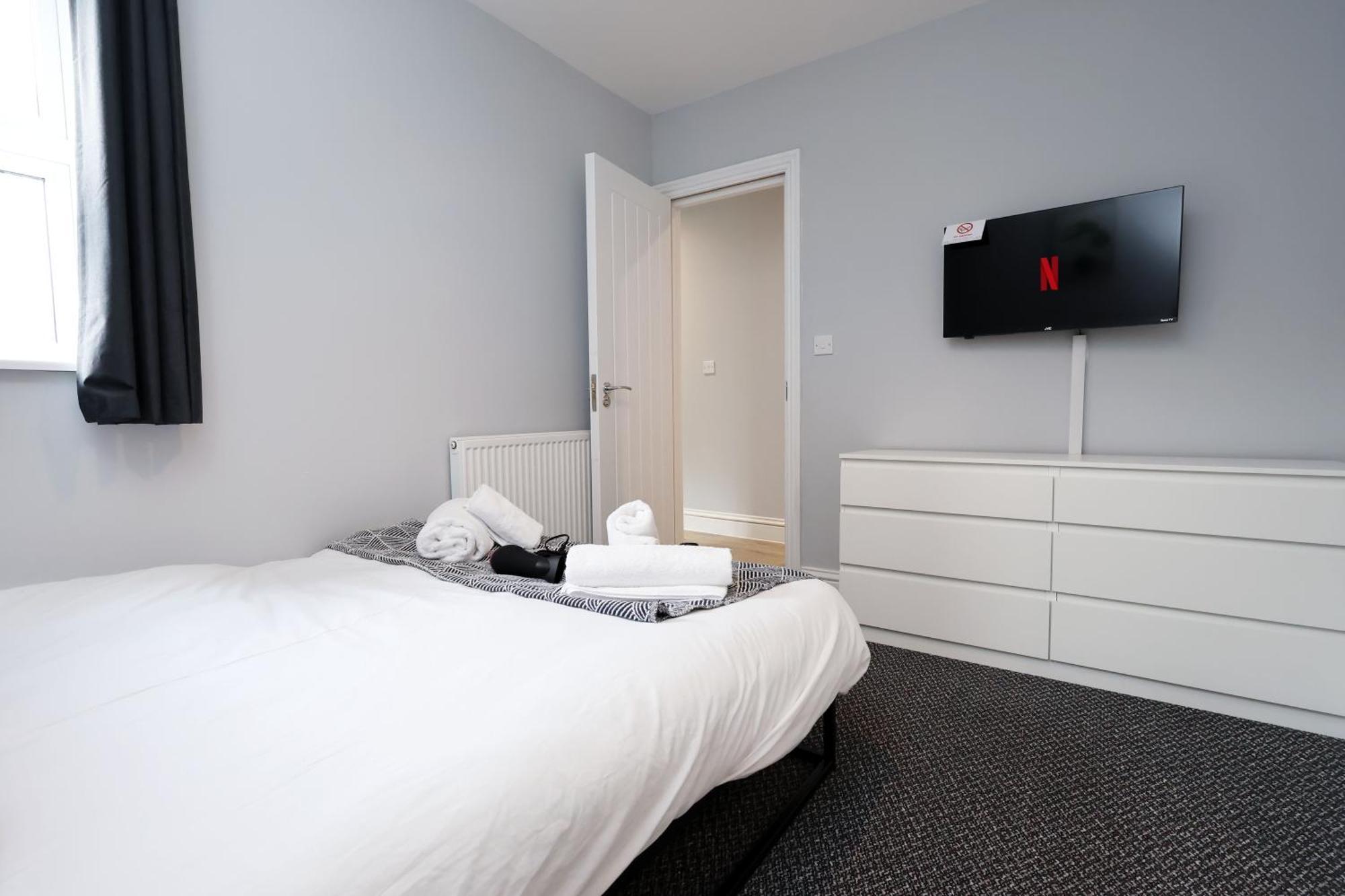 En-Suite Double Rooms, Smart Tv Comfy Style Llanelli Eksteriør bilde
