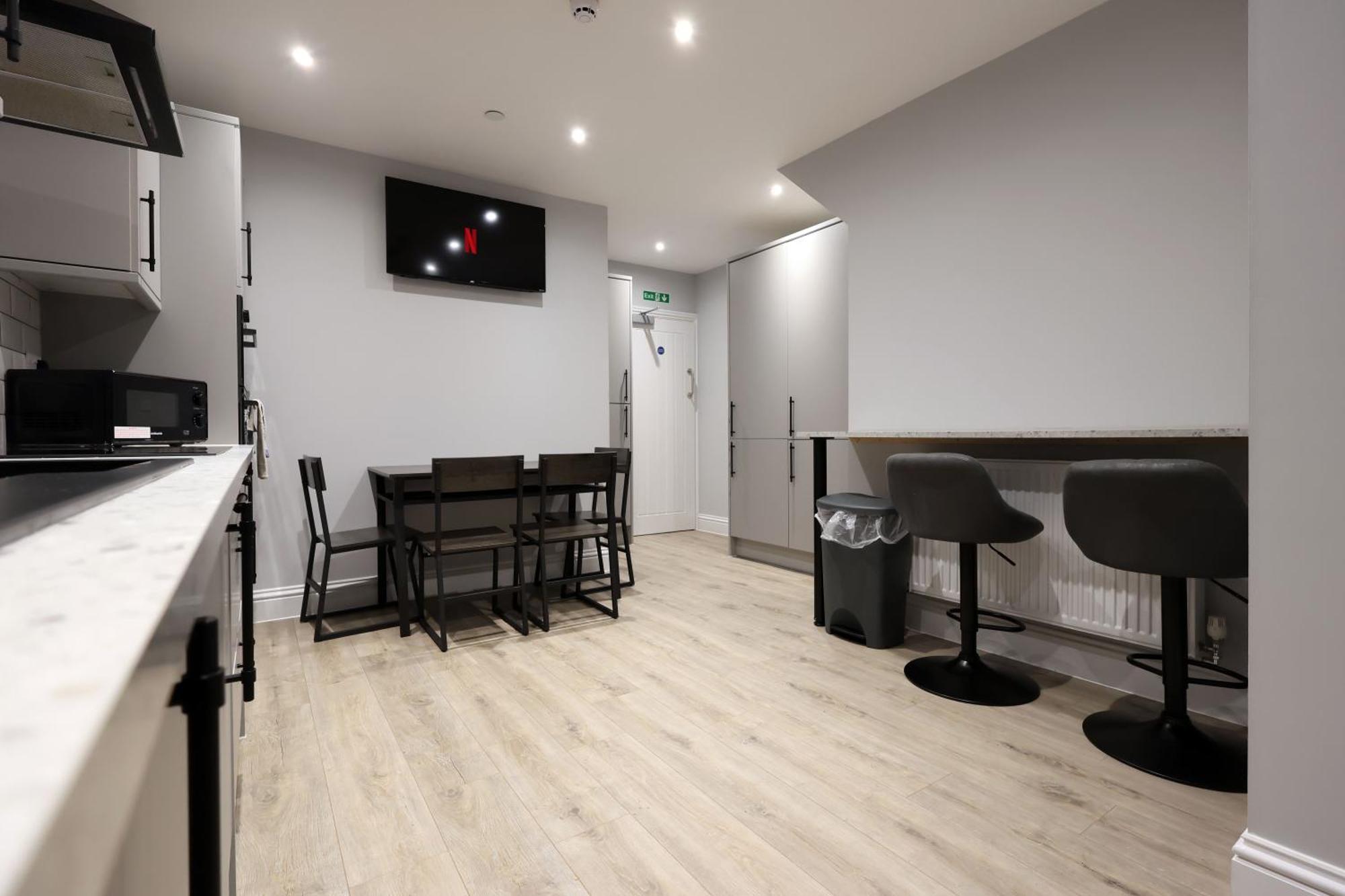 En-Suite Double Rooms, Smart Tv Comfy Style Llanelli Eksteriør bilde