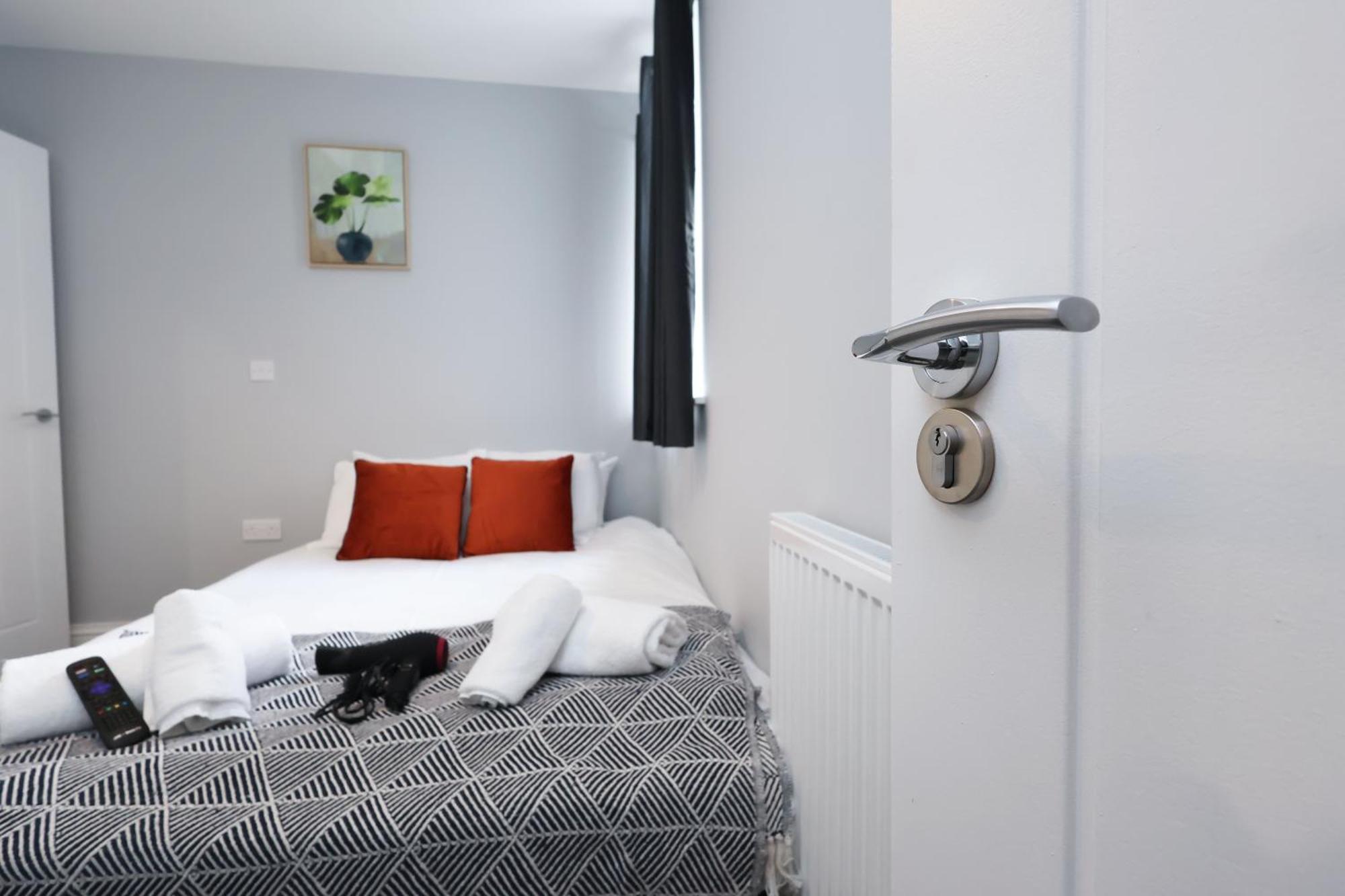 En-Suite Double Rooms, Smart Tv Comfy Style Llanelli Eksteriør bilde