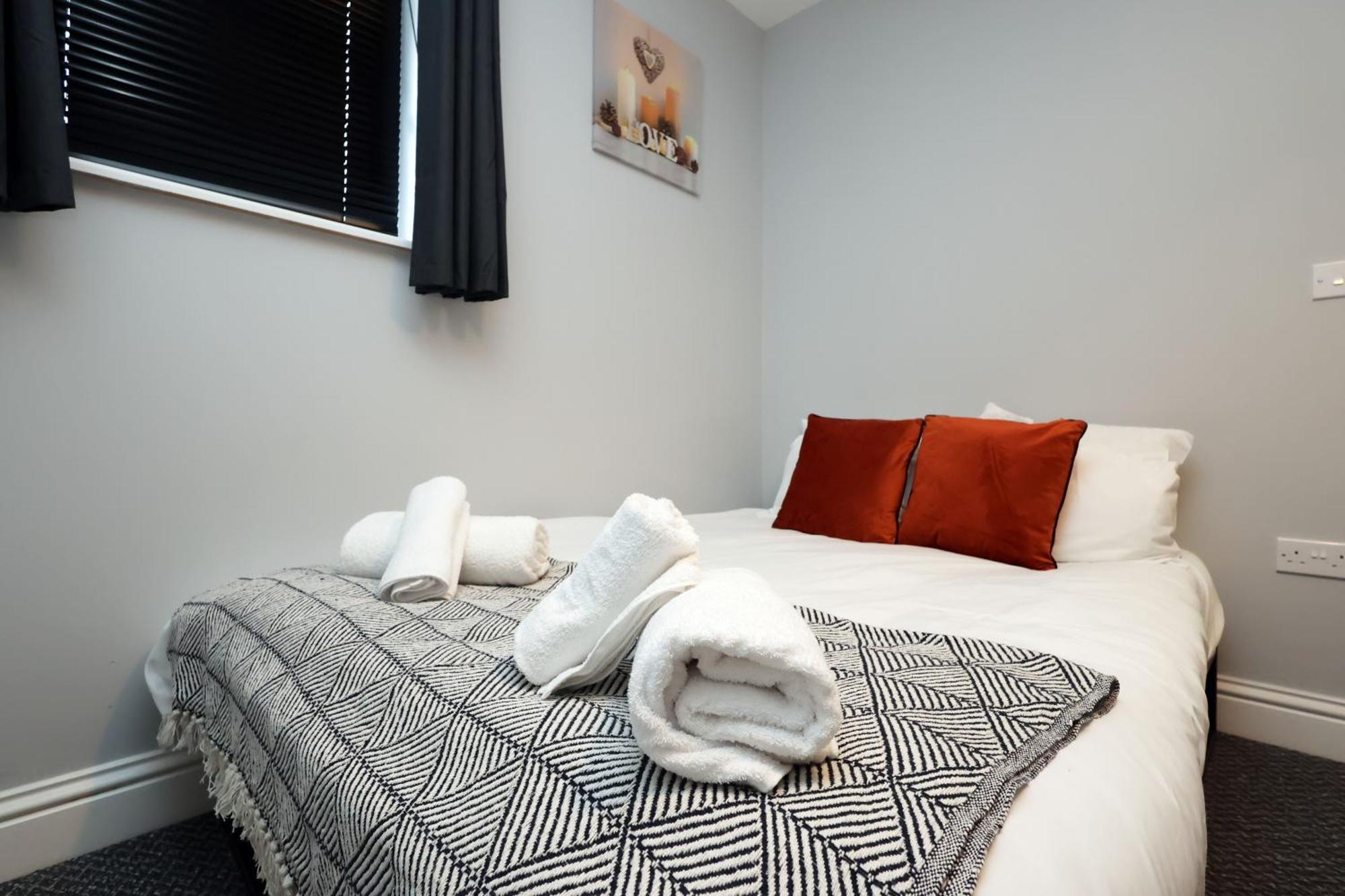 En-Suite Double Rooms, Smart Tv Comfy Style Llanelli Eksteriør bilde