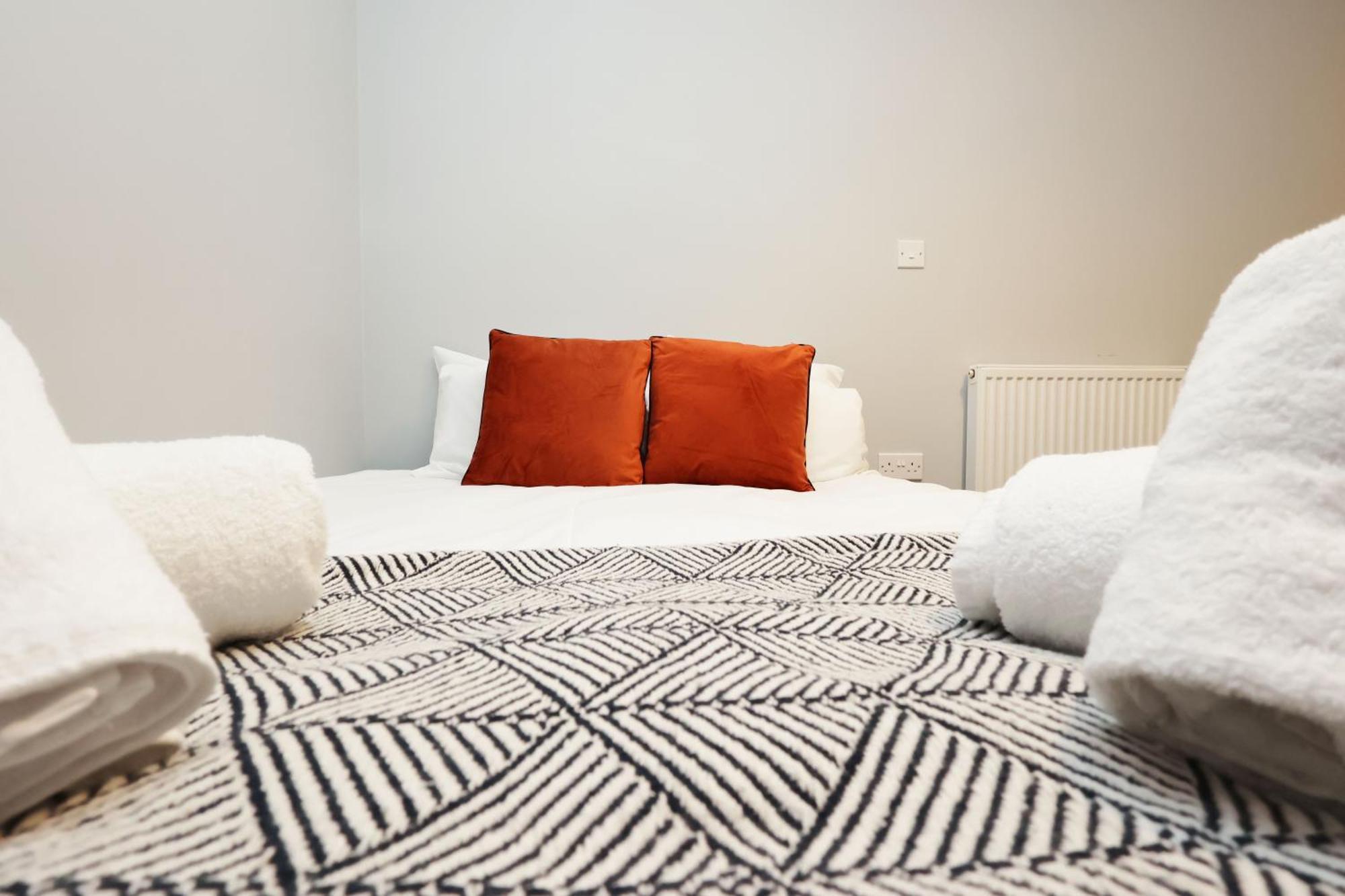 En-Suite Double Rooms, Smart Tv Comfy Style Llanelli Eksteriør bilde