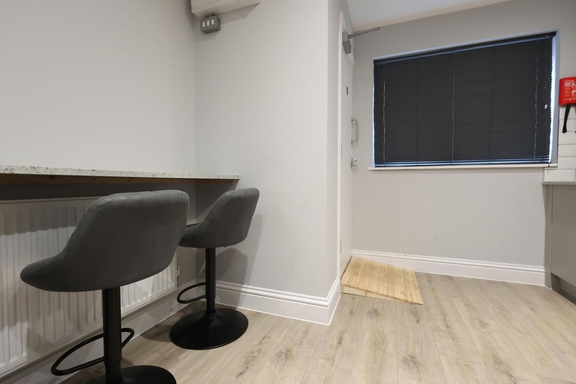 En-Suite Double Rooms, Smart Tv Comfy Style Llanelli Eksteriør bilde