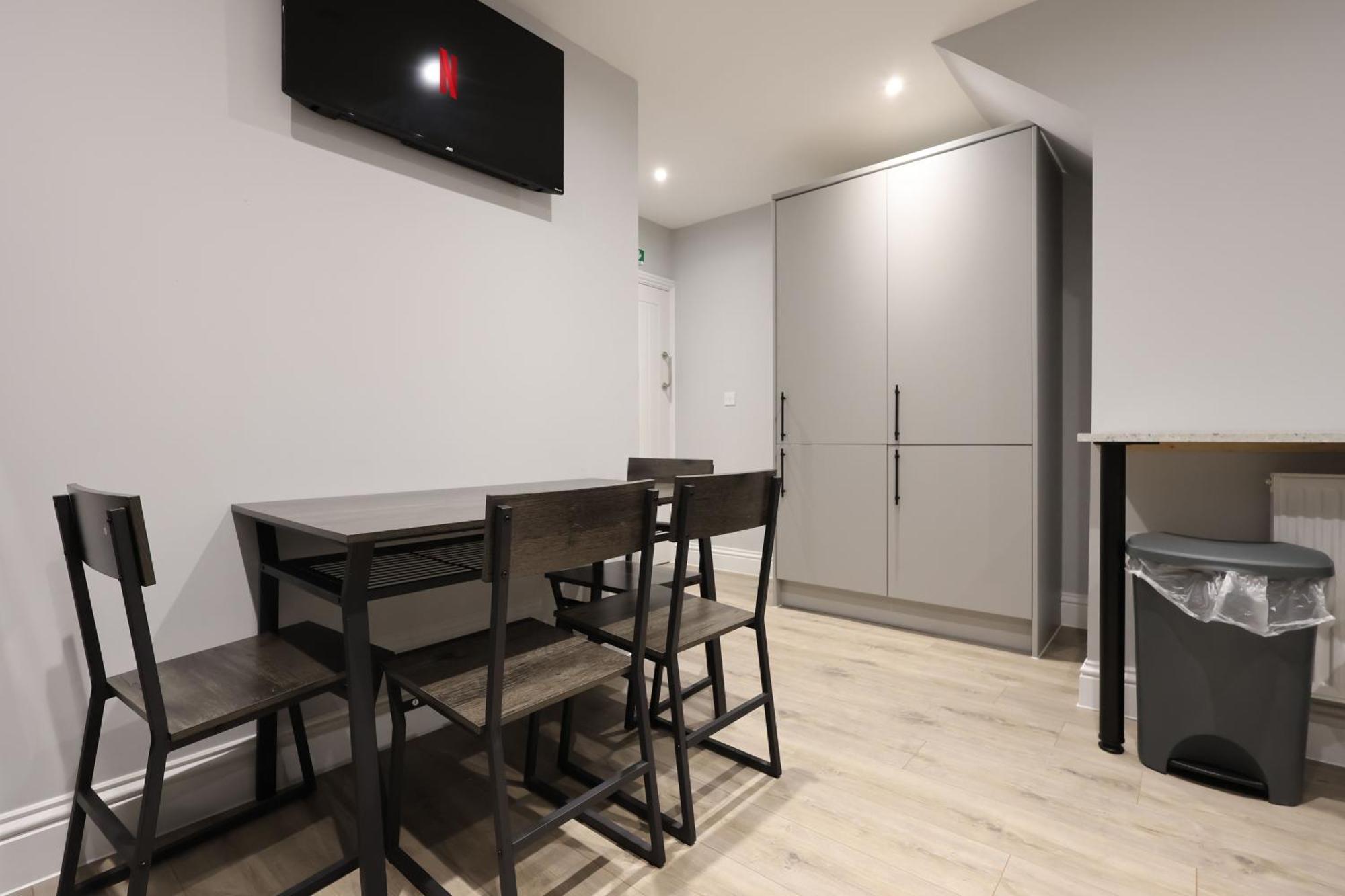 En-Suite Double Rooms, Smart Tv Comfy Style Llanelli Eksteriør bilde