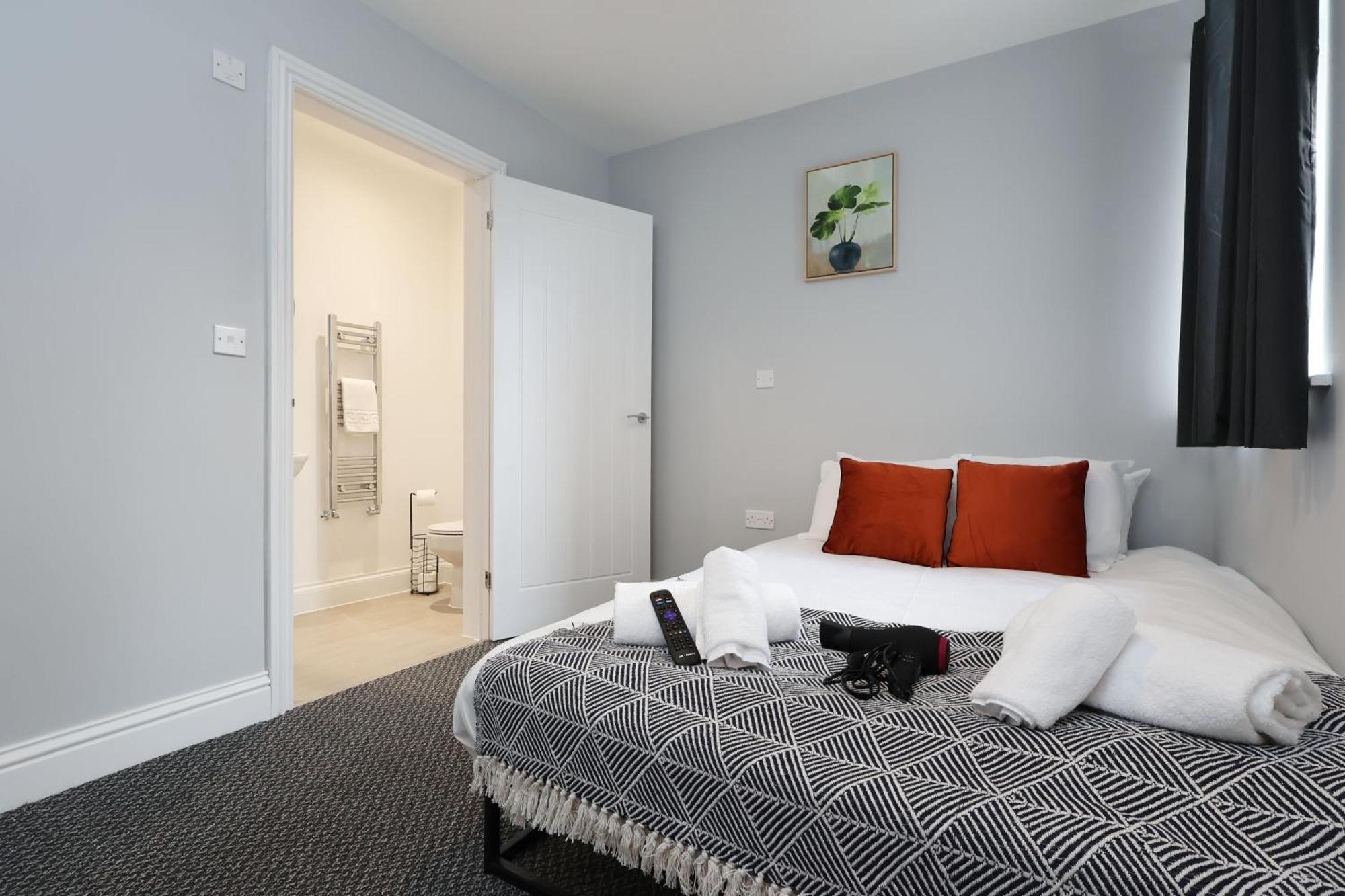 En-Suite Double Rooms, Smart Tv Comfy Style Llanelli Eksteriør bilde