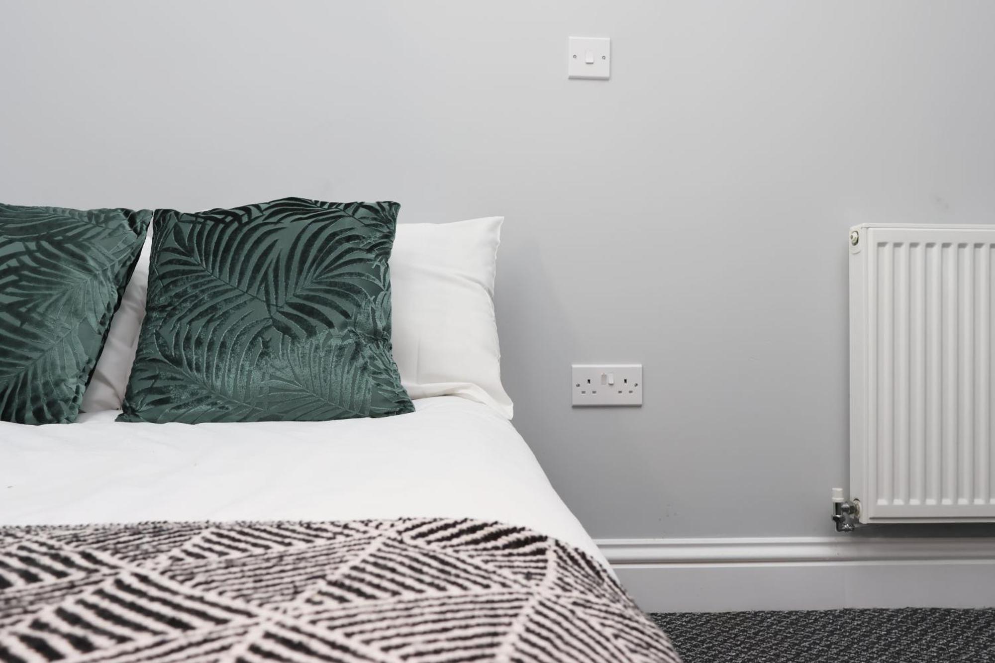 En-Suite Double Rooms, Smart Tv Comfy Style Llanelli Eksteriør bilde