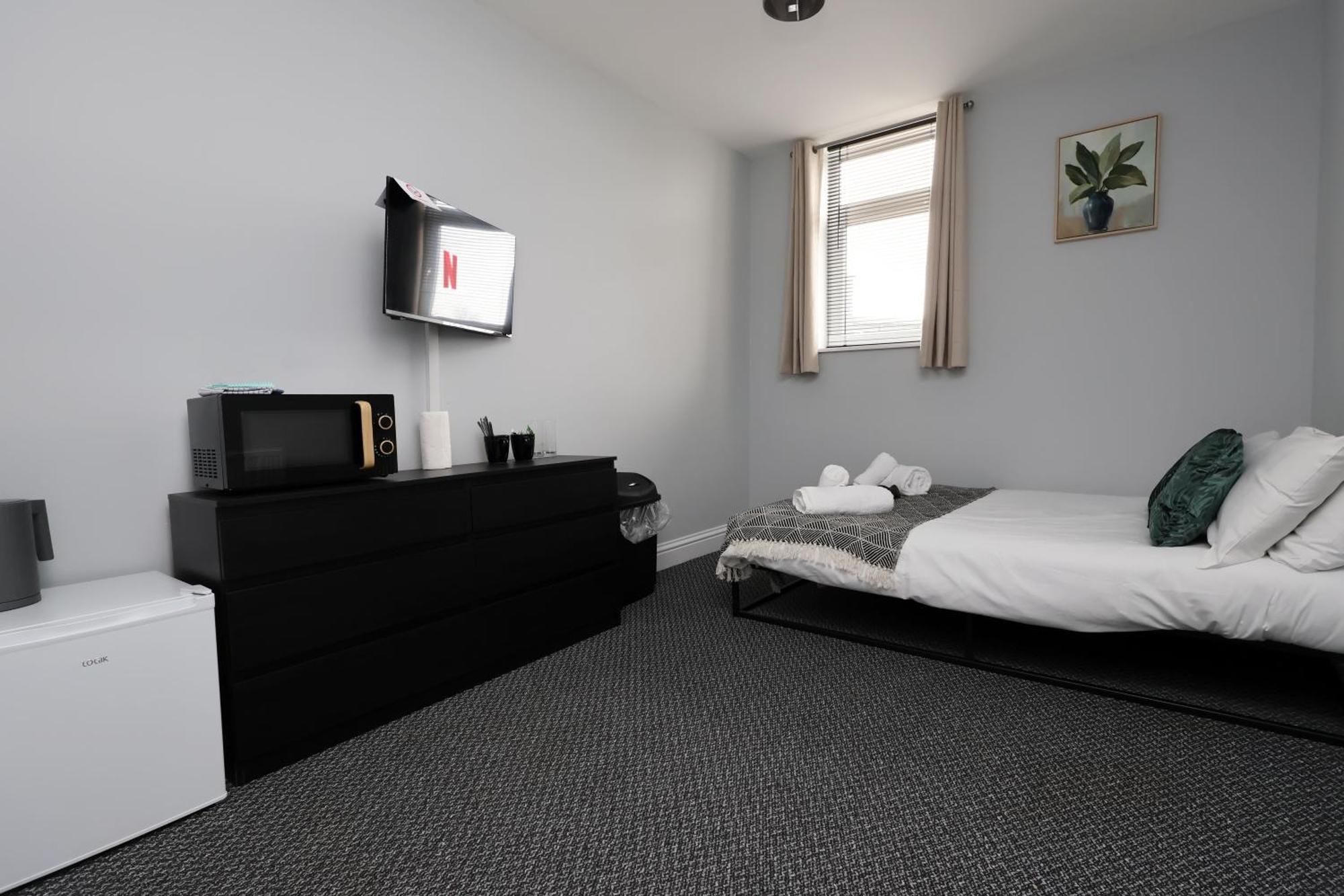 En-Suite Double Rooms, Smart Tv Comfy Style Llanelli Eksteriør bilde