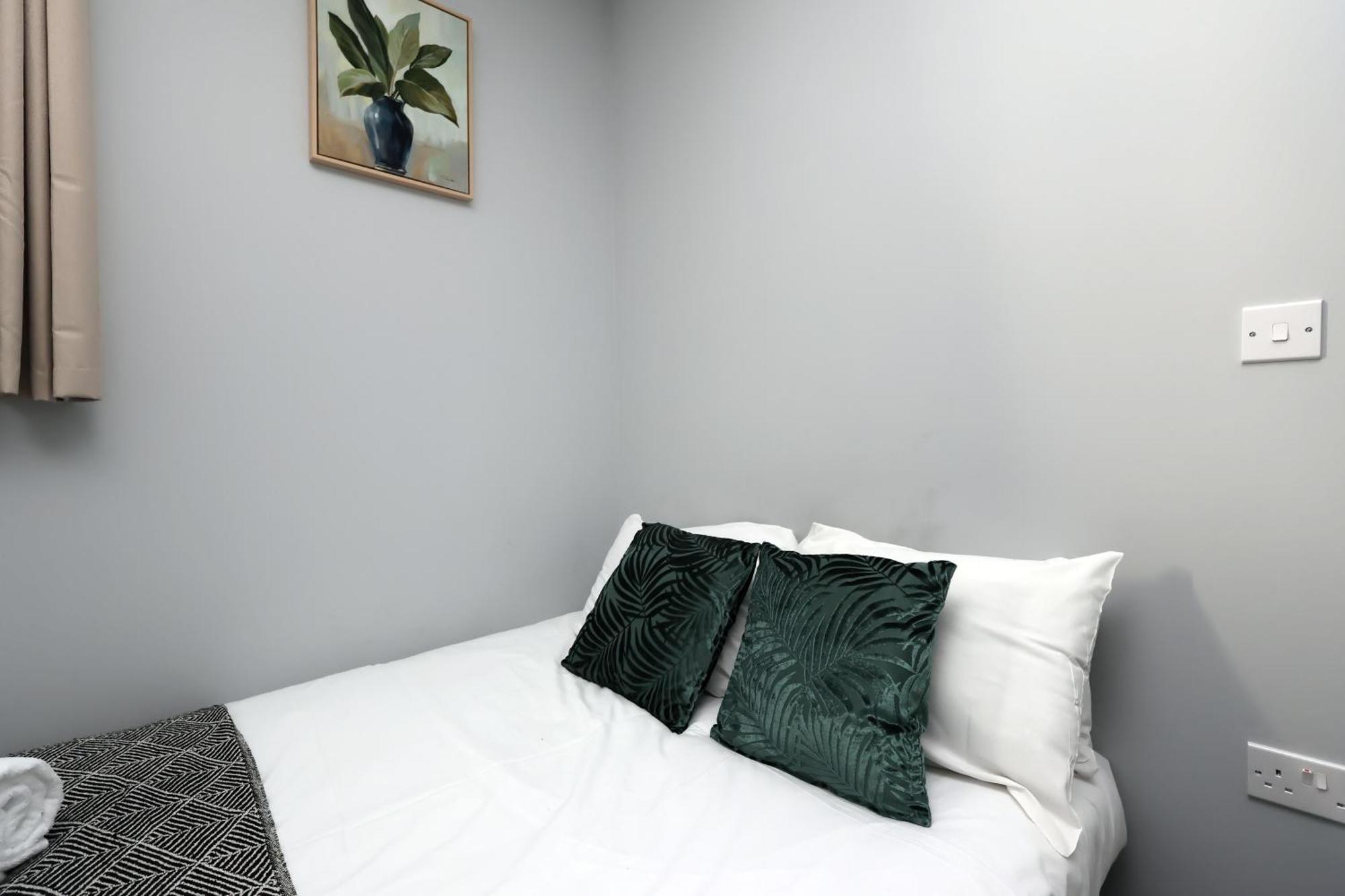 En-Suite Double Rooms, Smart Tv Comfy Style Llanelli Eksteriør bilde